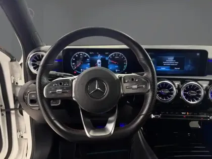 Photo 15 Mercedes Classe A 250 e AMG Line