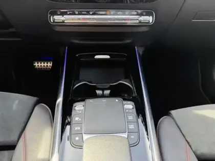 Photo 18 Mercedes GLA 200 d AMG Line