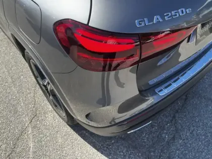 Photo 9 Mercedes GLA 250 e Hybrid EQ AMG Line