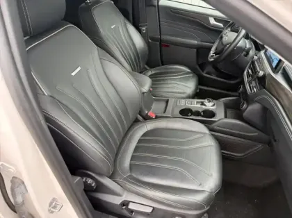 Photo 26 Ford Kuga 2.5 Duratec 190ch FHEV E85 Vignale BVA
