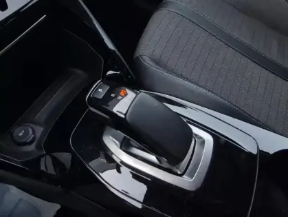 Photo 6 Peugeot 208 II Electrique Allure Business