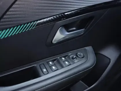 Photo 30 Peugeot 208 II Electrique Allure Business