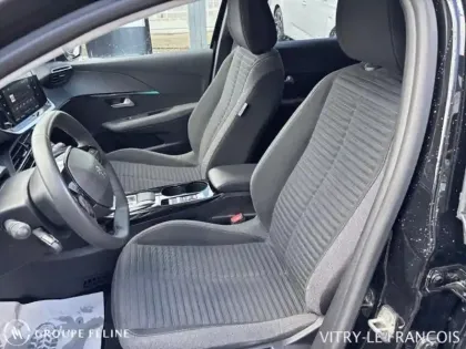 Photo 8 Peugeot 208  e- 136ch Style