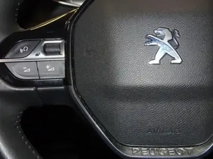 Photo 11 Peugeot 208  1.2 PureTech 75ch S&S Active