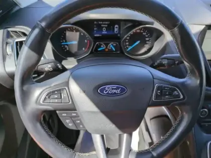 Photo 11 Ford Kuga  2.0 TDCi 150ch Stop&Start Vignale 4x2 Euro6.2