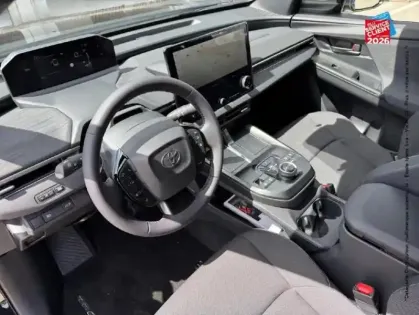 Photo 14 Toyota C-HR + 224ch 77kWh Design Grande Autonomie