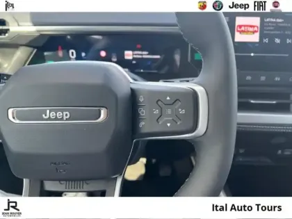 Photo 12 Jeep Compass  1.2 Turbo T3 145ch e-Hybrid First Edition BVR6