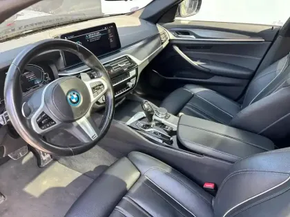 Photo 23 BMW Serie 5 Série 5 Touring 530eA 292ch M Sport Steptronic 10cv