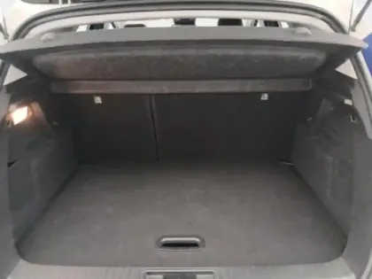 Photo 8 Renault Captur  1.6 E-Tech hybride 145ch Techno