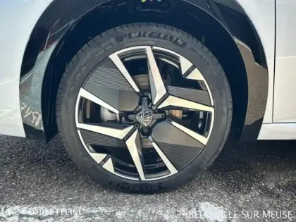 Photo 10 Peugeot 208  e- 136ch GT