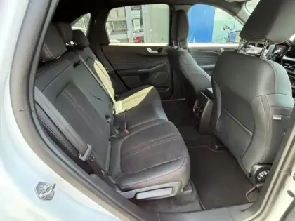 Photo 12 Ford Kuga  2.5 Duratec 180ch Hybrid FlexiFuel ST-Line X Powershift