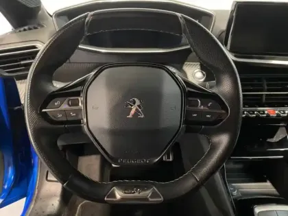 Photo 11 Peugeot 208  1.5 BlueHDi 100 S&S GT GPS LED Camera 180