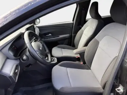Photo 13 Dacia Jogger  1.6 hybrid 140ch Extreme 7 places -24
