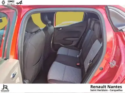 Photo 13 Renault Clio  1.6 E-Tech hybride 140ch Limited