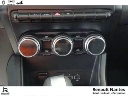 Photo 11 Renault Captur  1.6 E-Tech hybride 145ch Business -21