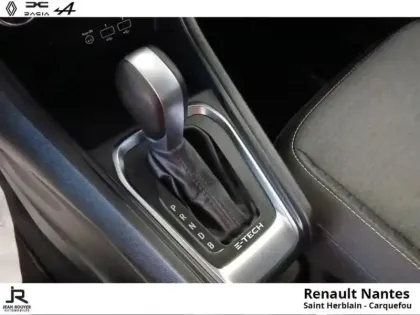 Photo 10 Renault Captur  1.6 E-Tech hybride 145ch Business -21