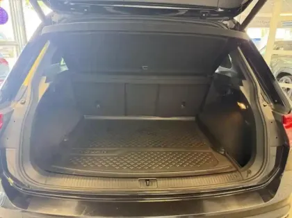 Photo 9 Volkswagen Tiguan  2.0 TDI 150ch Carat Exclusive DSG7