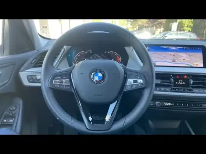Photo 11 BMW Serie 1 Série 1 116iA 109ch Business Design DKG7