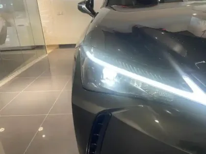 Photo 7 Lexus UX  250h 2WD Premium Edition MY22