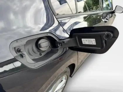 Photo 9 Volkswagen Golf  1.5 eTSI OPF 130ch R-Line DSG7