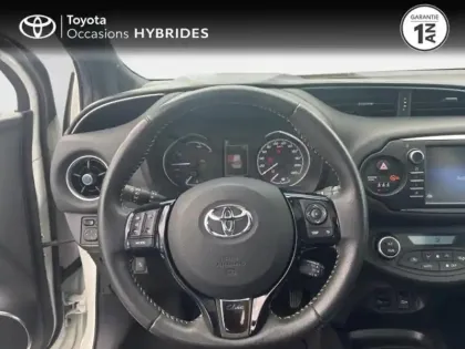 Photo 12 Toyota Yaris  100h Chic 5p
