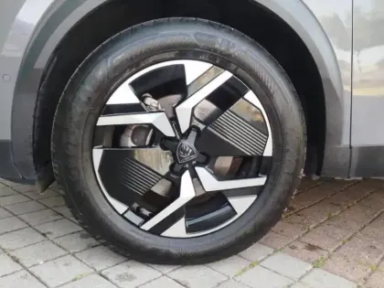 Photo 6 Peugeot 2008  1.2 Hybrid 136ch Allure e-DCS6