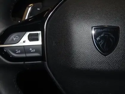 Photo 10 Peugeot 208  1.2 Hybrid 110ch Style e-DCS6
