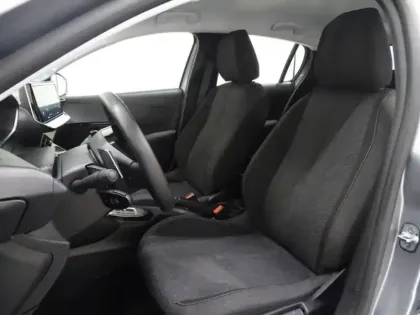 Photo 7 Peugeot 208  1.2 Hybrid 110ch Style e-DCS6