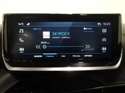 Photo 13 Peugeot 208  1.2 Hybrid 110ch Style e-DCS6