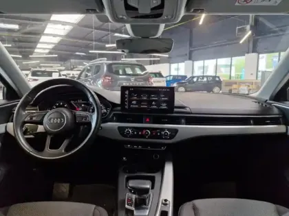 Photo 12 Audi A4  Avant 35 TFSI 150ch Business line S tronic 7