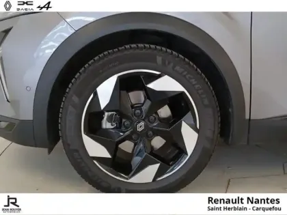 Photo 8 Renault Captur  1.6 E-Tech hybride 145ch Techno
