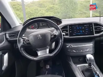 Photo 14 Peugeot 308  1.2 PureTech 110ch E6.3 S&S Allure