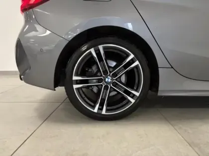 Photo 8 BMW Serie 1 Série 1 118dA 150ch M Sport 8cv
