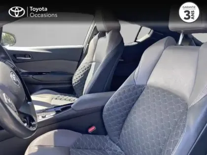 Photo 10 Toyota C-HR  122h Distinctive 2WD E-CVT