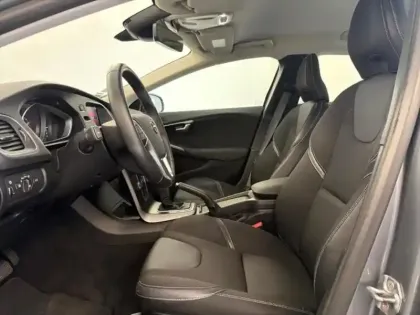 Photo 9 Volvo V40  T2 122ch Momentum Geartronic
