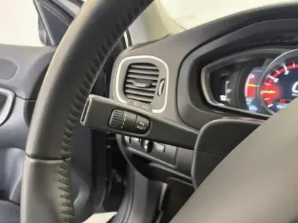 Photo 14 Volvo V40  T2 122ch Momentum Geartronic
