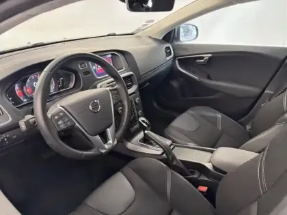 Photo 13 Volvo V40  T2 122ch Momentum Geartronic