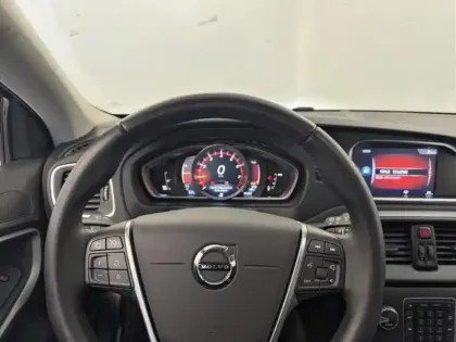 Photo 12 Volvo V40  T2 122ch Momentum Geartronic
