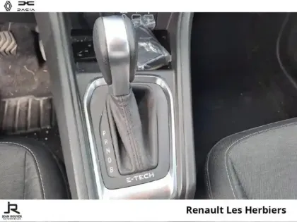 Photo 5 Renault Captur  1.6 E-Tech hybride 145ch Evolution