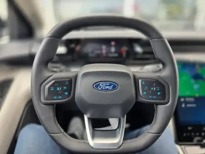 Photo 14 Ford Explorer  286ch Extended Range 79kWh Select RWD
