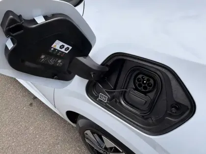 Photo 23 Peugeot 208  Electrique 156ch 54 kWh