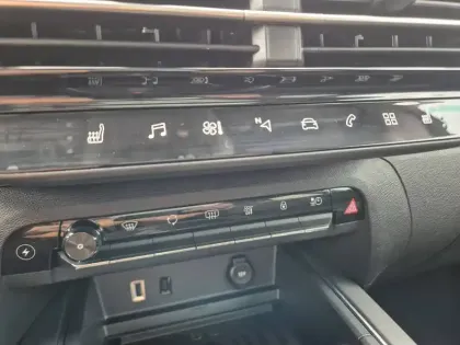 Photo 14 Citroën C5 aircross  Hybride Rechargeable 225 e-EAT8