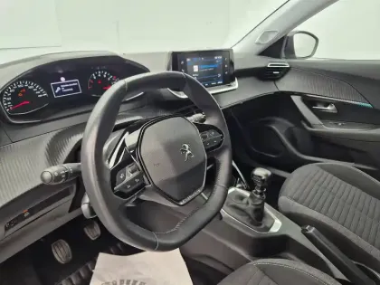 Photo 11 Peugeot 2008  PureTech 100 S&S BVM6
