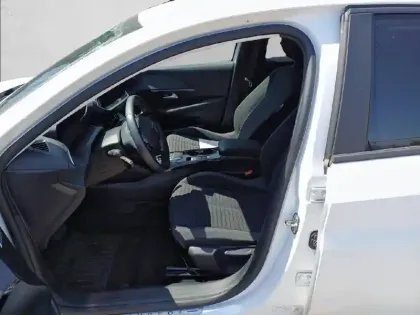Photo 10 Peugeot 208  Electrique 50 kWh 136ch