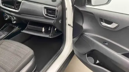Photo 27 Kia Stonic  1.0 T-GDi 100 ch MHEV iBVM6