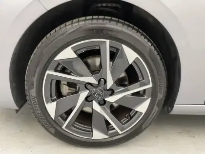 Photo 16 Peugeot 308  Hybrid 136 e-DCS6