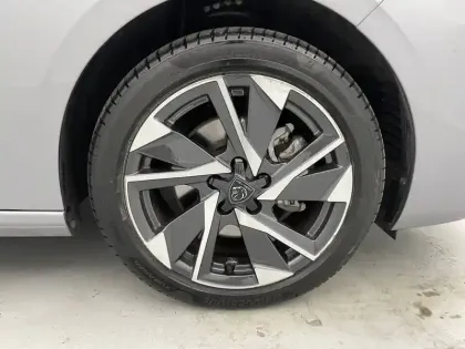 Photo 17 Peugeot 308  Hybrid 136 e-DCS6