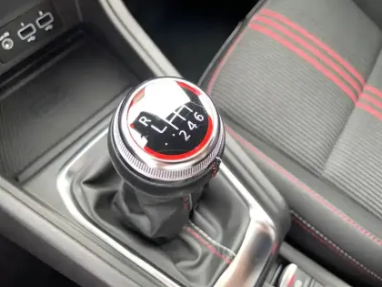 Photo 30 Renault Captur  mild hybrid 140
