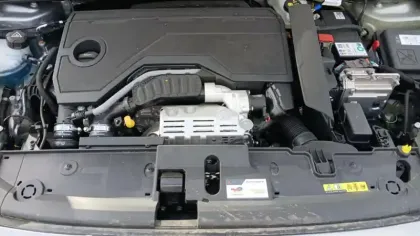Photo 12 Peugeot 208  Hybrid 110 ch e-DCS6