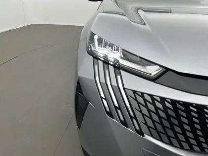 Photo 35 Peugeot 3008  Hybrid 136 e-DCS6